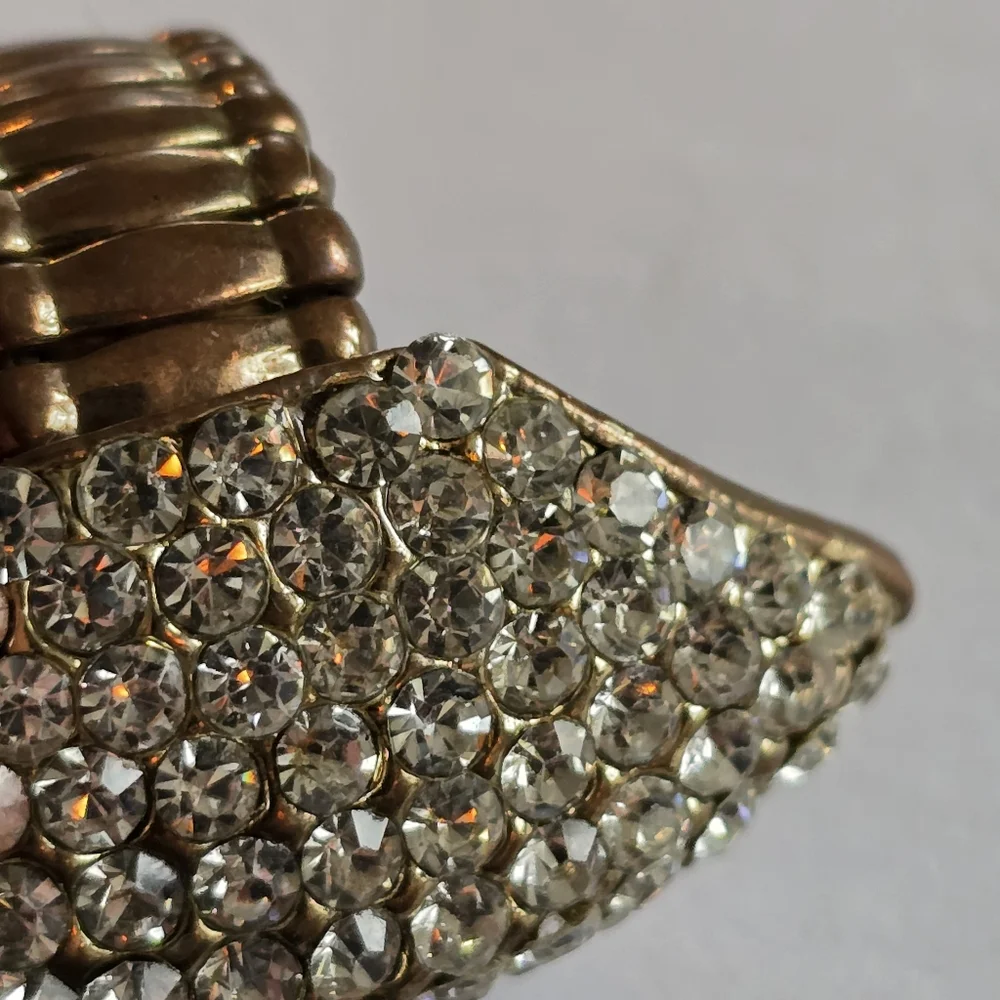 Big ring sparkly clear rhinestones copper tone elastic band stretch adjustable